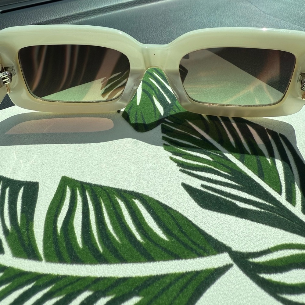 Diff Chic Cream Sunglasses - image 4